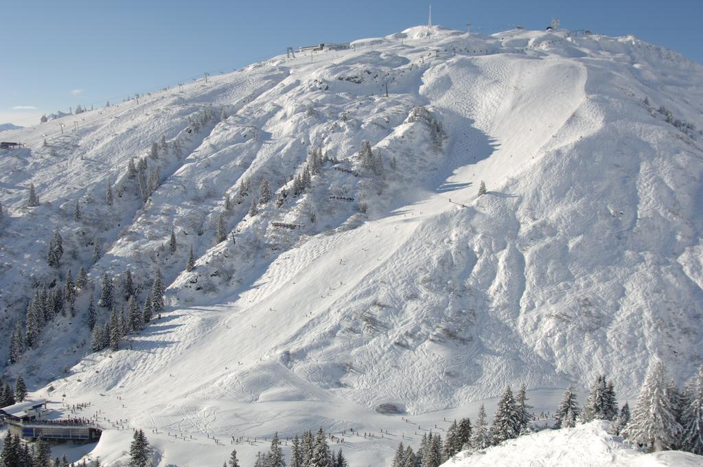 Berghotel Basur - Das Schihotel Am Arlberg Flirsch Luaran gambar