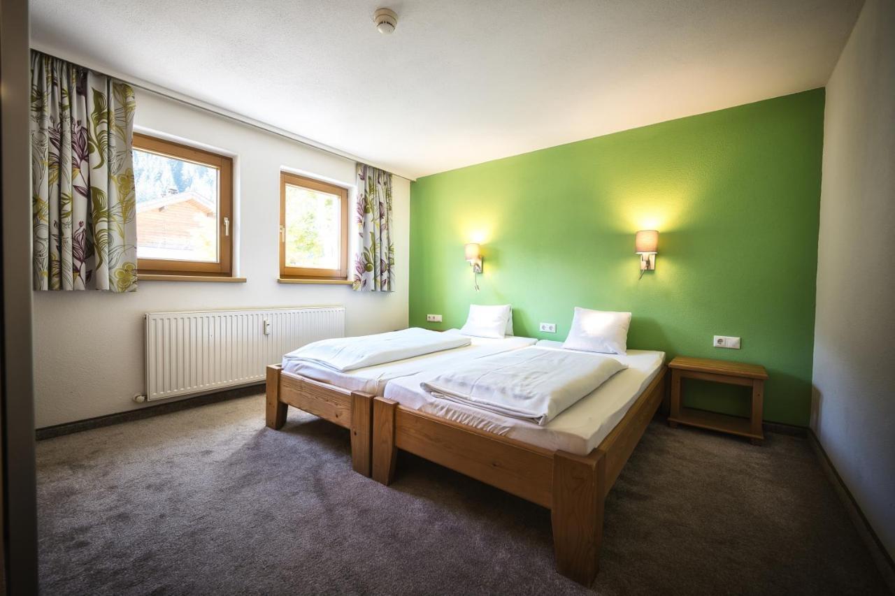 Berghotel Basur - Das Schihotel Am Arlberg Flirsch Luaran gambar