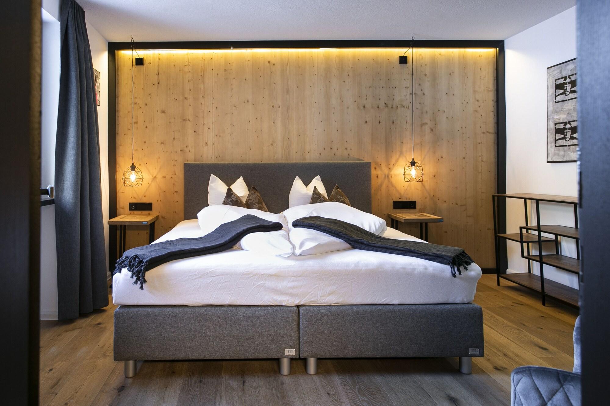 Berghotel Basur - Das Schihotel Am Arlberg Flirsch Luaran gambar