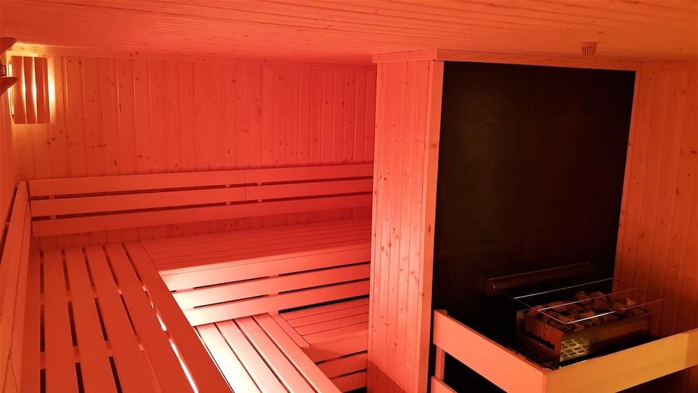 Berghotel Basur - Das Schihotel Am Arlberg Flirsch Luaran gambar