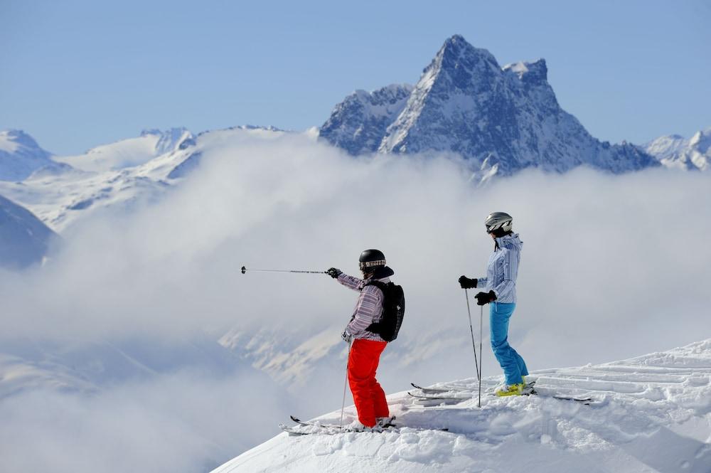 Berghotel Basur - Das Schihotel Am Arlberg Flirsch Luaran gambar