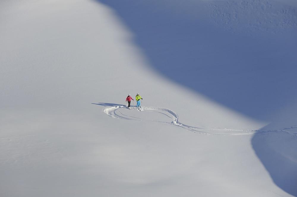 Berghotel Basur - Das Schihotel Am Arlberg Flirsch Luaran gambar