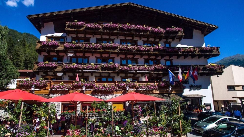Berghotel Basur - Das Schihotel Am Arlberg Flirsch Luaran gambar