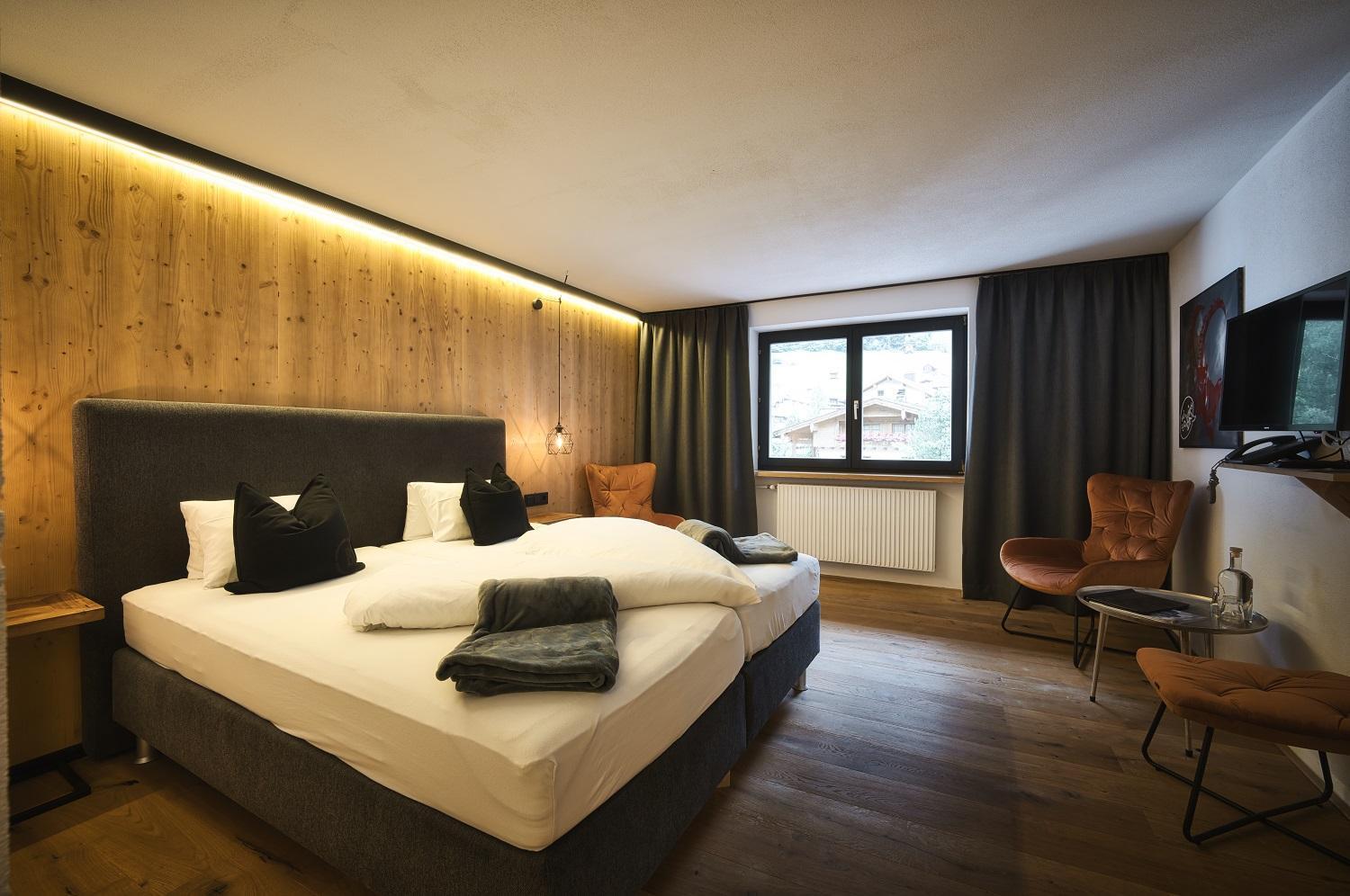 Berghotel Basur - Das Schihotel Am Arlberg Flirsch Luaran gambar