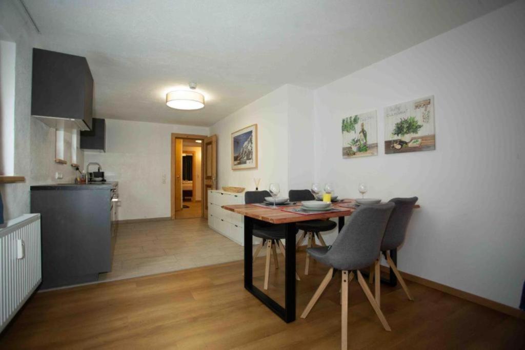 Berghotel Basur - Das Schihotel Am Arlberg Flirsch Luaran gambar